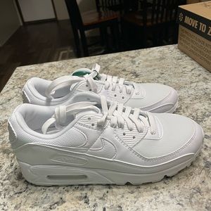 NWT. Nike Air Max 90. Triple White. Womens Size 8. 🤍